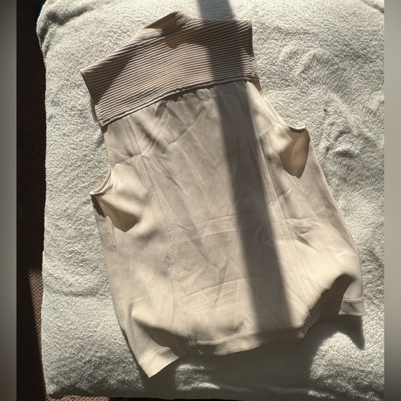 Aritzia Babaton Cream Redford Vest Size 2 - Picture 3 of 8